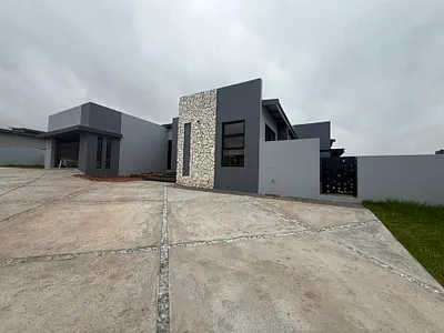 3 Bedroom Townhouse For Sale in Rustenburg - pDrM.webp