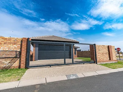 3 Bedroom House For Sale in Secunda - R3Pi.webp