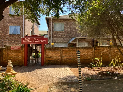 2 Bedroom Apartment For Sale in Pretoria - YOuo.webp