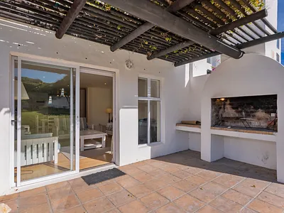 3 Bedroom Apartment To Rent in Struisbaai - r7QE.webp