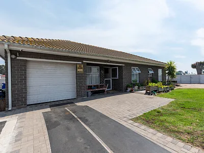 3 Bedroom House For Sale in Velddrif - 8qi9.webp