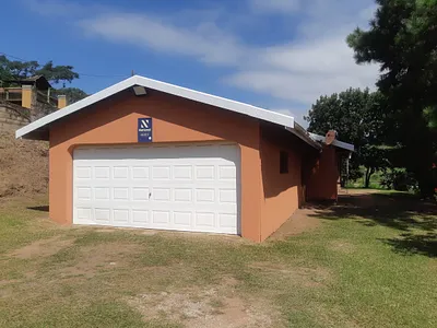 3 Bedroom House For Sale in Pinetown - jYy4.webp