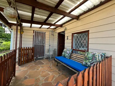 2 Bedroom House For Sale in East London - anDV.webp