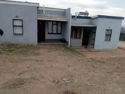 2 Bedroom House For Sale in Mossel Bay - zzJe.webp
