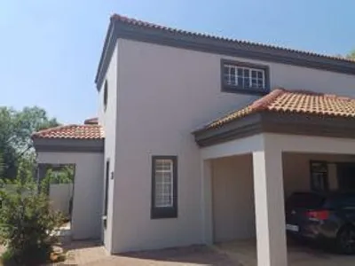 2 Bedroom Townhouse For Sale in Brakpan - YzjC.webp