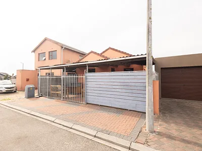 3 Bedroom House For Sale in Kuils River - wJuw.webp
