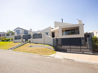 5 Bedroom House To Rent in Bellville - SiDv.webp