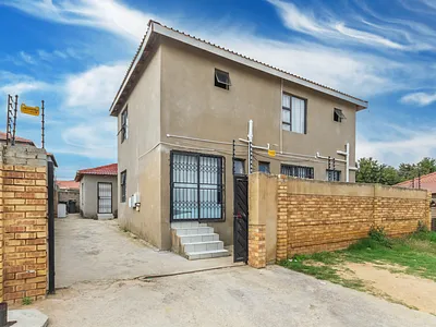 10 Bedroom House For Sale in Roodepoort - img