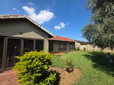 3 Bedroom House To Rent in Germiston - img