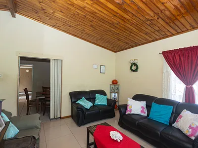 4 Bedroom House For Sale in Kraaifontein - img