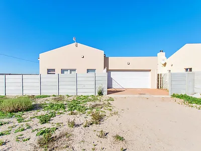 4 Bedroom House For Sale in Velddrif - uPrt.webp