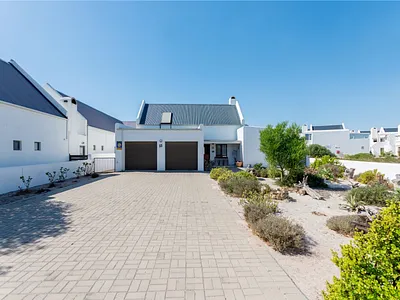 3 Bedroom House For Sale in Velddrif - bzZc.webp