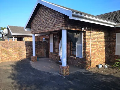 3 Bedroom Townhouse To Rent in Richards Bay - BN34.webp