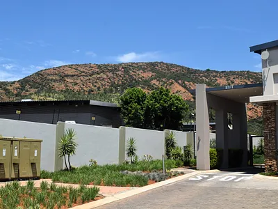 3 Bedroom House For Sale in Rustenburg - lhoM.webp