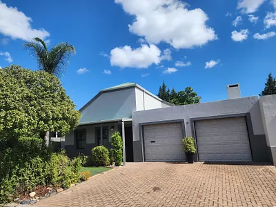 3 Bedroom House For Sale in Durbanville - pWDR.webp