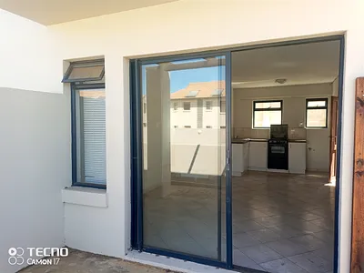 2 Bedroom Apartment For Sale in East London - img