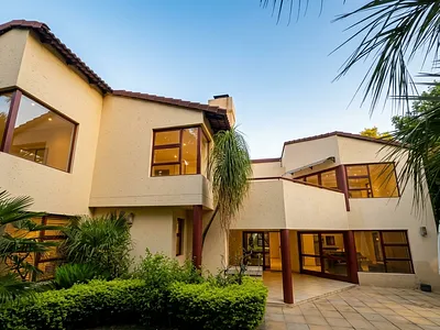 4 Bedroom Townhouse For Sale in Bedfordview - Y3sX.webp