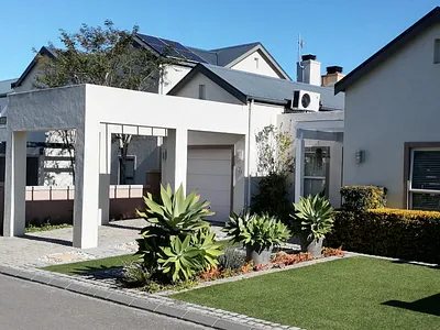 3 Bedroom Townhouse To Rent in Somerset West - cuNm.webp