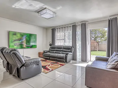 4 Bedroom Apartment For Sale in Sandton - qvCS.webp