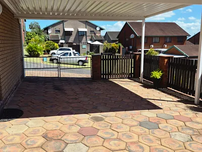 3 Bedroom Apartment For Sale in Durban - img