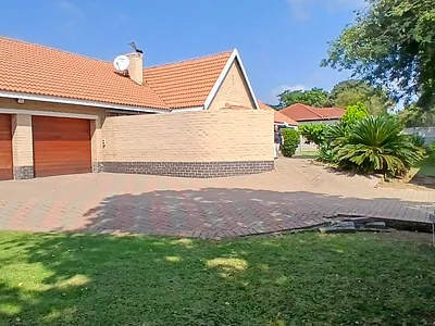 4 Bedroom House For Sale in Alberton - img