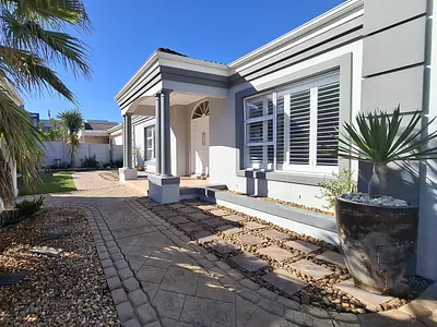 4 Bedroom House To Rent in Blouberg - img
