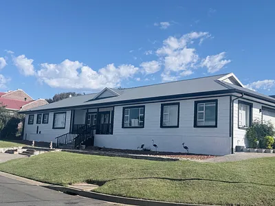 5 Bedroom House For Sale in Mossel Bay - 8rma.webp