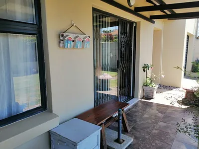 3 Bedroom Townhouse To Rent in East London - VET6.webp