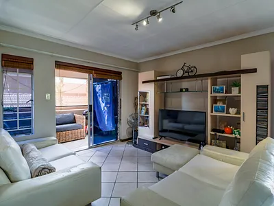 2 Bedroom Apartment For Sale in Centurion - Whg4.webp