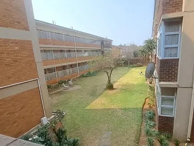2 Bedroom Townhouse For Sale in Germiston - CQlQ.webp