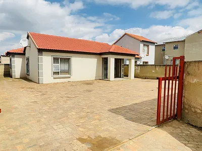 3 Bedroom House For Sale in Nigel - img