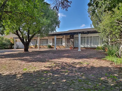 3 Bedroom House For Sale in Vanderbijlpark - C74o.webp