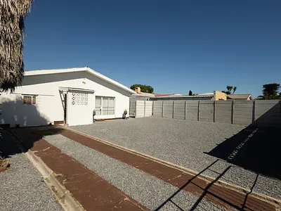 3 Bedroom House For Sale in Kraaifontein - te7J.webp