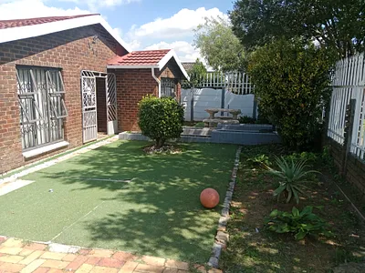 4 Bedroom House For Sale in Johannesburg - SaTp.webp