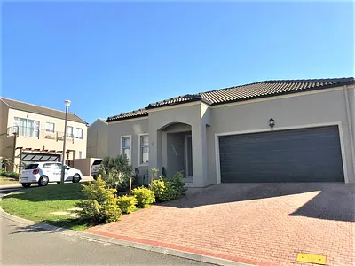 3 Bedroom House To Rent in Durbanville - 8hzF.webp
