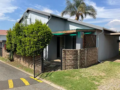 2 Bedroom Townhouse For Sale in Edenvale - img