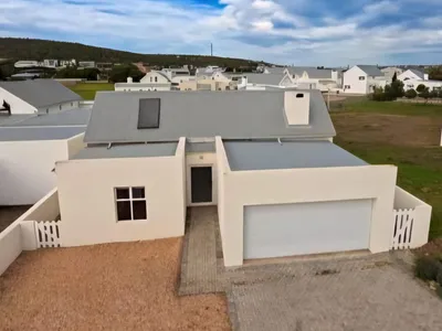 3 Bedroom House For Sale in Stilbaai West, Stilbaai - img