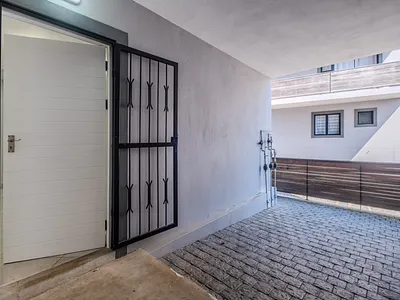 2 Bedroom Apartment For Sale in Durban North - img