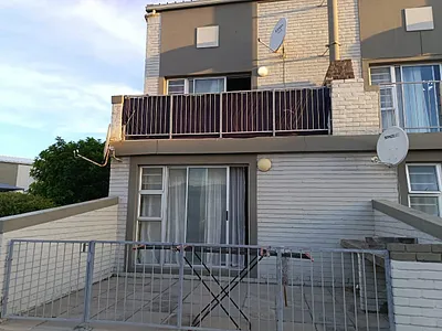 1 Bedroom Apartment For Sale in Port Elizabeth - img