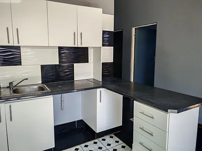 8 Bedroom House For Sale in Port Elizabeth - McXZ.webp