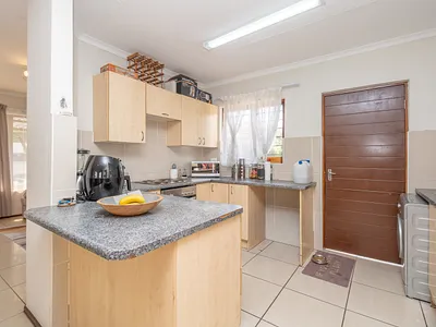 2 Bedroom House For Sale in Randburg - img