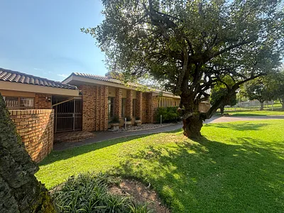 4 Bedroom House For Sale in Witbank - DPKo.webp
