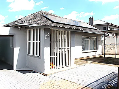 3 Bedroom House For Sale in Roodepoort - img