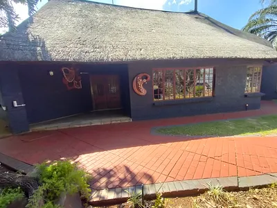 3 Bedroom House For Sale in Akasia - pGC1.webp