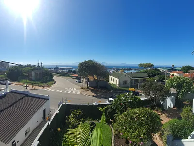 2 Bedroom Apartment For Sale in Mossel Bay - Z75G.webp