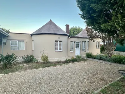 3 Bedroom House To Rent in Malmesbury - Hz9G.webp