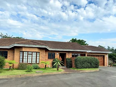 3 Bedroom Townhouse For Sale in Margate - 3oMJ.webp