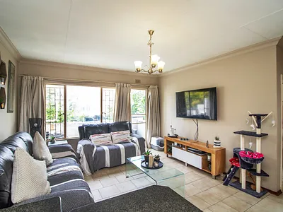 2 Bedroom Apartment For Sale in Edenvale - img