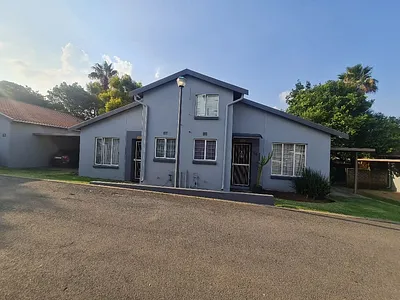 2 Bedroom Townhouse For Sale in Edenvale - img