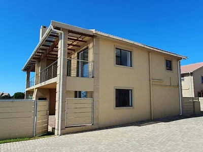 3 Bedroom Townhouse For Sale in Mossel Bay - fb9r.webp